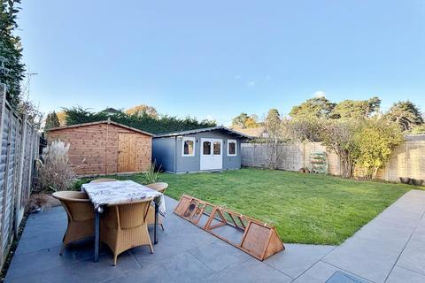 4 bedroom bungalow for sale, Woodlinken Drive, Verwood, Dorset, BH31