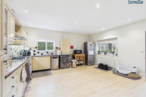 4 bedroom bungalow for sale, Mill Lane, Saxilby, LN1