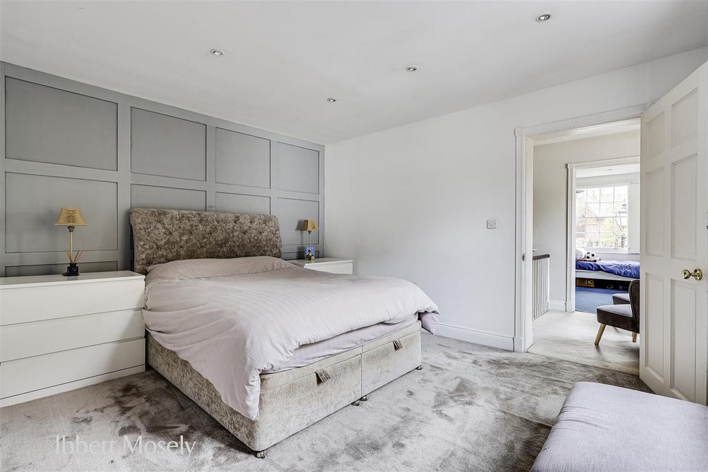 16 Bedroom 1.jpg