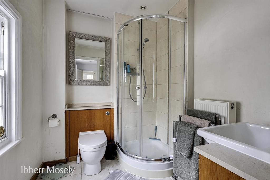 27 En-Suite Shower Room.jpg