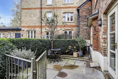undefined, Quebec Square, Westerham TN16