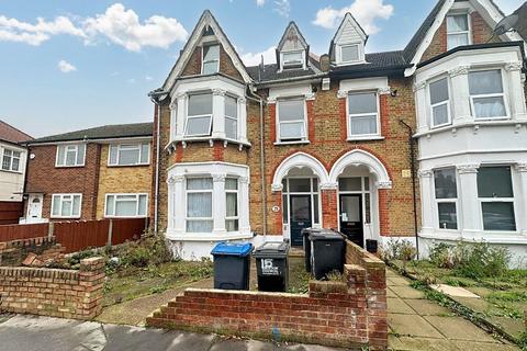 undefined, Flat 4, 15 Oliver Avenue, South Norwood, London, SE25 6TY