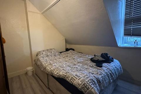 undefined, Flat 4, 15 Oliver Avenue, South Norwood, London, SE25 6TY