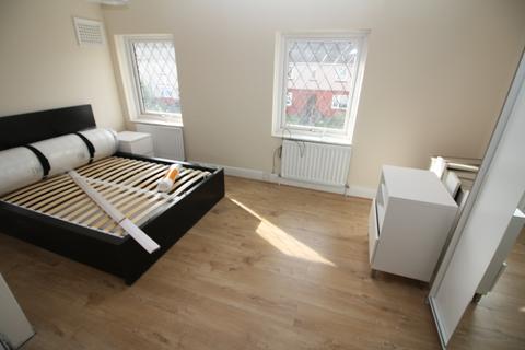3 bedroom semi-detached house to rent, 74 Queen Margarets Road, CV4 8FW
