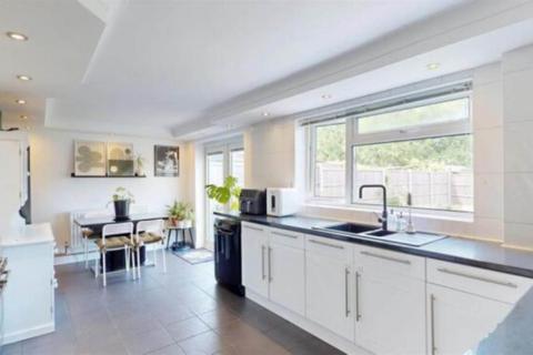 3 bedroom semi-detached house to rent, Middlesex Drive, Milton Keynes MK3