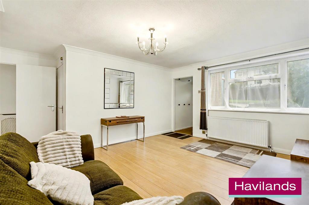 Hill House Close N21 1 LG-11.jpg