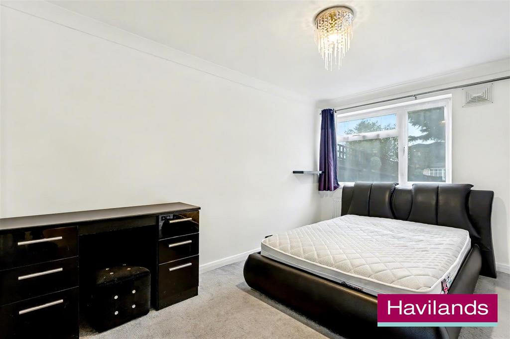 Hill House Close N21 1 LG-3.jpg