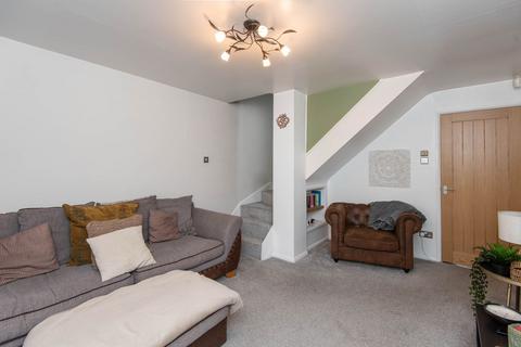 3 bedroom semi-detached house to rent, Hazel Drive, Chesterfield S42