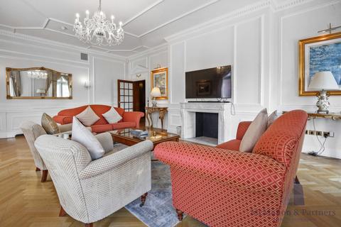 1 Kensington High Street, London, W8