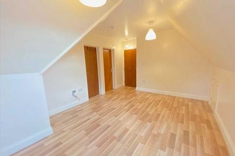 1 bedroom apartment to rent, North Common Road, Ealing