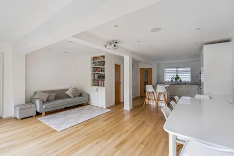 4 bedroom end of terrace house for sale, Westbury Lodge Close, Pinner, HA5