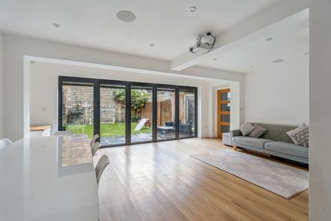 4 bedroom end of terrace house for sale, Westbury Lodge Close, Pinner, HA5