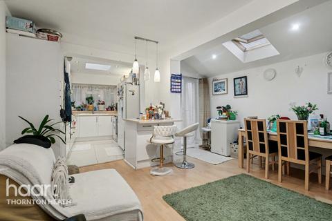 undefined, Whitehorse Lane, London