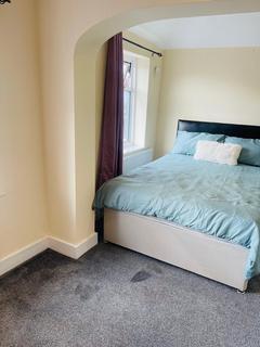 1 bedroom in a house share to rent, Springwell Road, Hounslow TW5