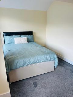 1 bedroom in a house share to rent, Springwell Road, Hounslow TW5