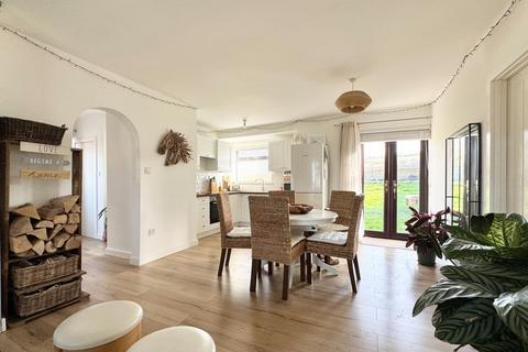 3 bedroom semi-detached bungalow for sale, Icknield Way Farm Cottages, Tring Road, Dunstable LU6
