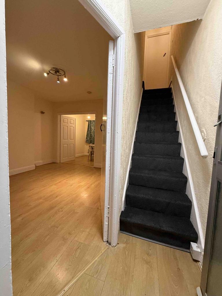 2 bed terraced house to rent Empire Way, Perivale