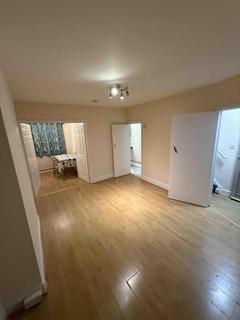 2 bedroom terraced house to rent, UB6 7EH