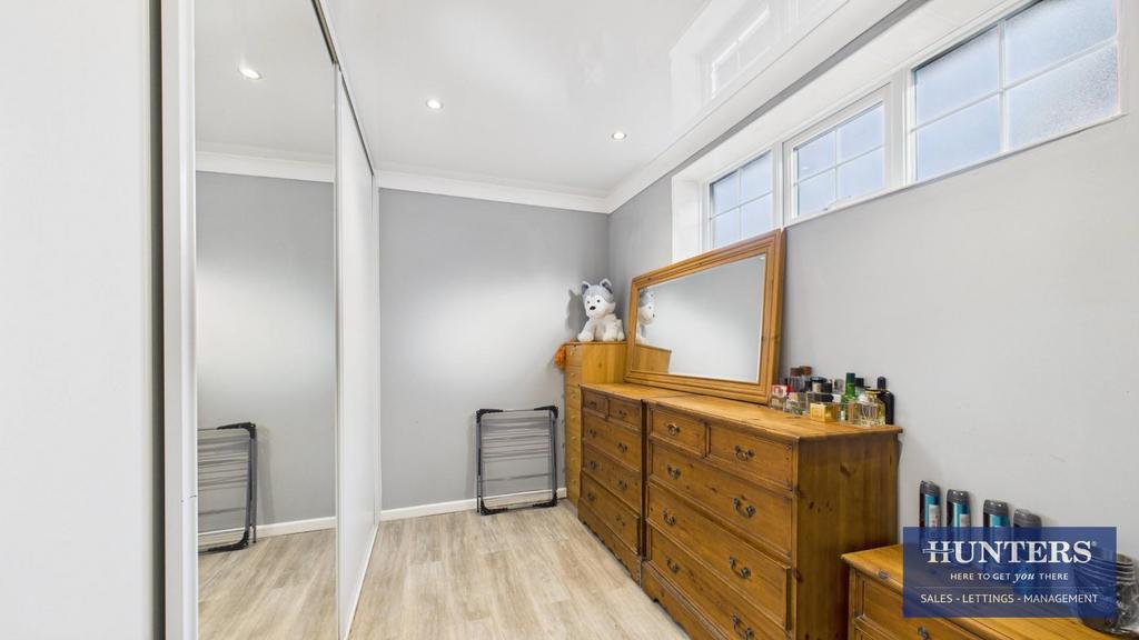Walk-In Wardrobe