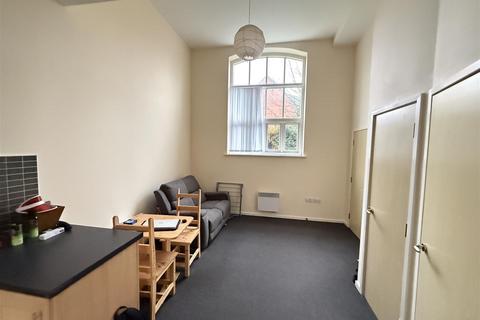 undefined, Caroline Court, Burton On Trent DE14
