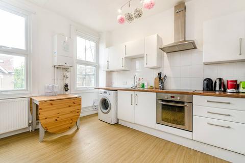3 bedroom flat to rent, Morley Road, Lewisham, London, SE13