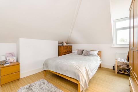 3 bedroom flat to rent, Morley Road, Lewisham, London, SE13