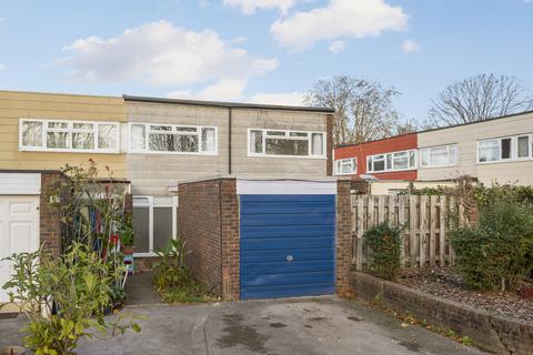 undefined, Farnham Gardens, Raynes Park SW20