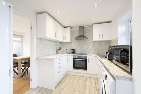 undefined, Farnham Gardens, Raynes Park SW20