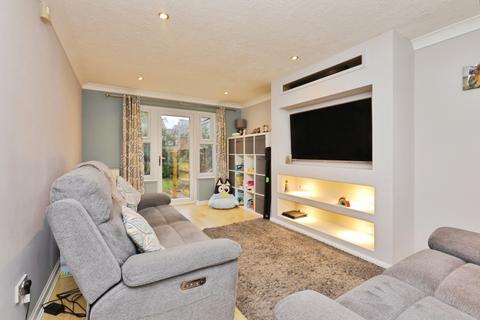 3 bedroom detached house for sale, Siskin Court, Worksop S81