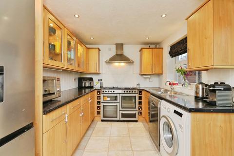 3 bedroom detached house for sale, Siskin Court, Worksop S81