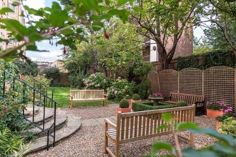 2 bedroom apartment to rent, Fulham Road, London, SW3