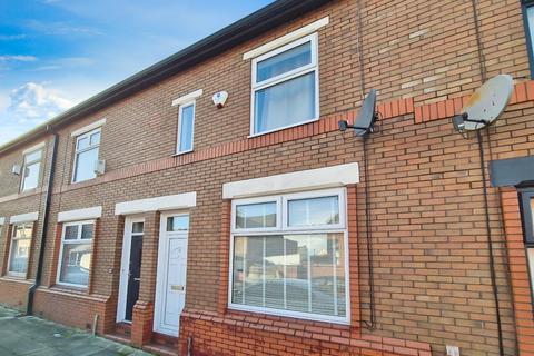2 bedroom terraced house to rent, Birtles Avenue, Greater Manchester SK5