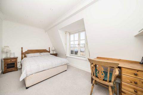undefined, National Terrace, London SE16