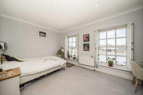undefined, National Terrace, London SE16