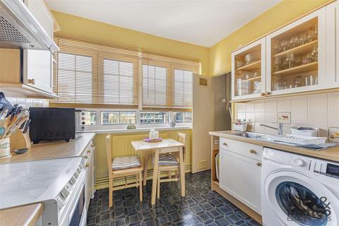 3 bedroom flat for sale, Hythe House, Rotherhithe, SE16