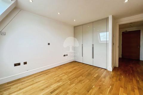 undefined, Oak End Way, Gerrards Cross SL9