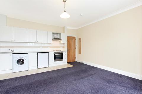 Studio to rent, Stanthorpe Road, London