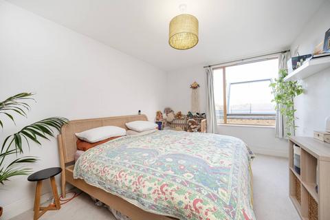undefined, Lea Bridge Road, Lower Clapton, London, E5