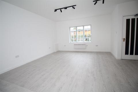 3 bedroom semi-detached house to rent, The Street, Ashford TN26