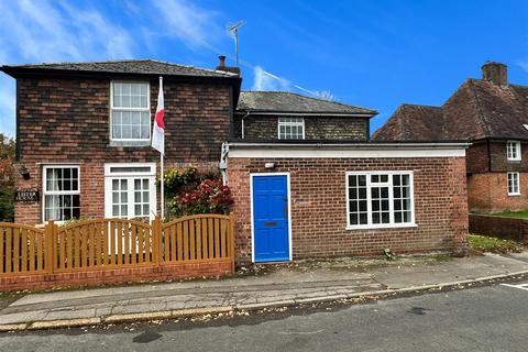 3 bedroom semi-detached house to rent, The Street, Ashford TN26
