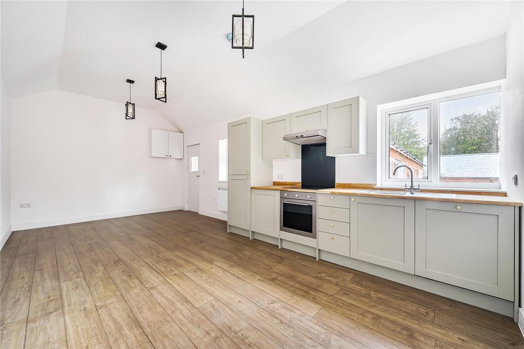 Kitchen/Dining