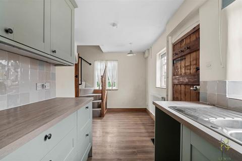 2 bedroom semi-detached house to rent, Main Street, Evesham WR11