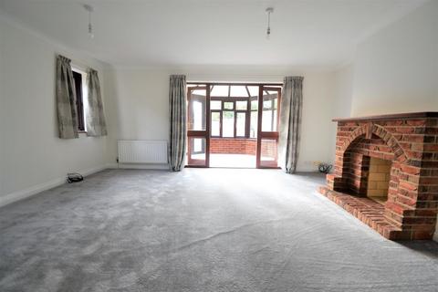 3 bedroom semi-detached bungalow to rent, Westbourne, Bournemouth