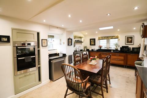 4 bedroom semi-detached house for sale, Old Road, Glossop SK13