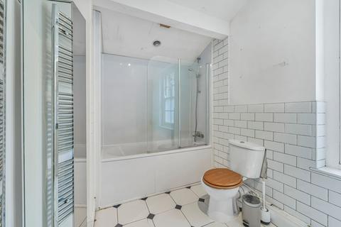 3 bedroom flat to rent, Herschell Mews, London, SE5