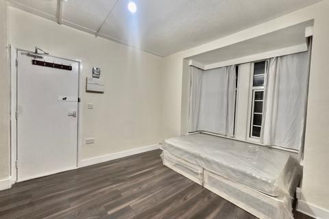 undefined, Fernlea Road, CR4