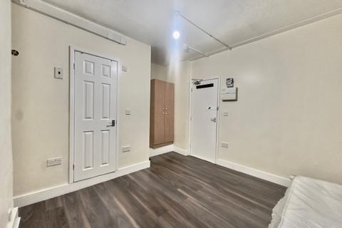 undefined, Fernlea Road, CR4