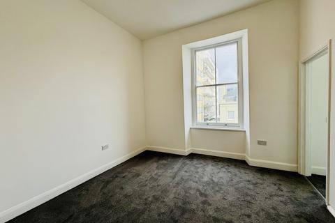 2 bedroom apartment to rent, Lockyer Court, Lockyer Street