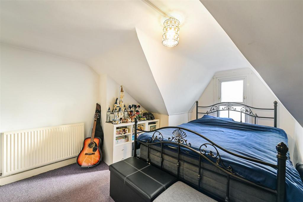 Bedroom 1.jpg