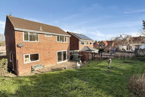 4 bedroom detached house for sale, Clay Close, Dilton Marsh